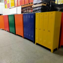  - 4-deurs industriele metalen lockerkasten div kleuren met lakschade (28)