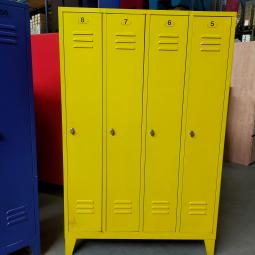  - 4-deurs industriele metalen lockerkasten div kleuren met lakschade (111)