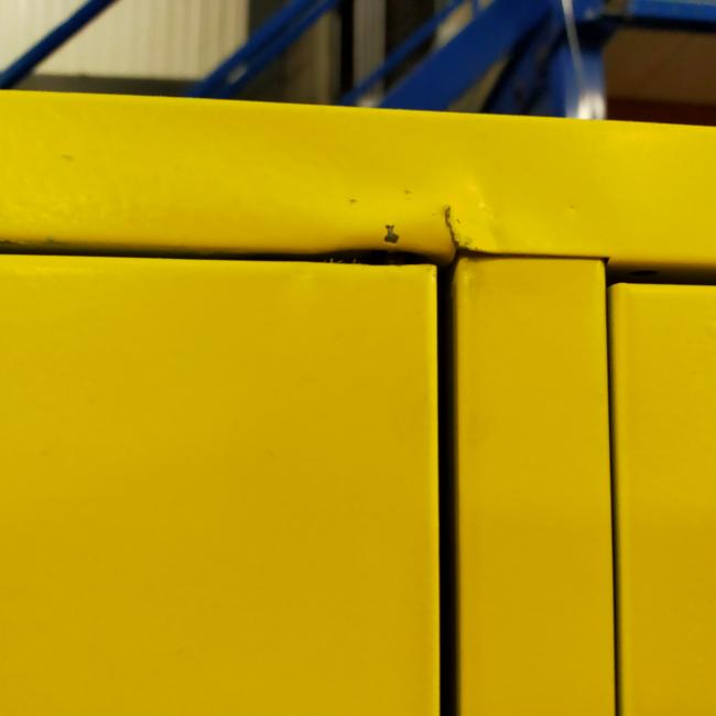  - 4-deurs industriele metalen lockerkasten div kleuren met lakschade (126)