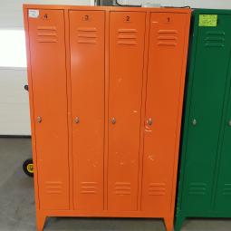  - 4-deurs industriele metalen lockerkasten div kleuren met lakschade (128)