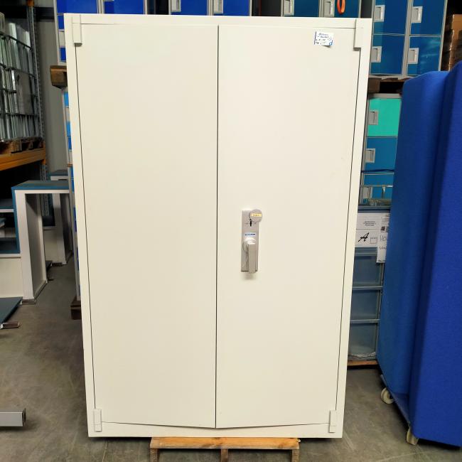  - 4x 795,- p.st. De Raat 195x126x55 grote zware brandvertragende kluiskasten met sleutel en 4 schappen cm (64)