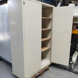  - 4x 795,- p.st. De Raat 195x126x55 grote zware brandvertragende kluiskasten met sleutel en 4 schappen cm (65)