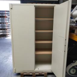  - 4x 795,- p.st. De Raat 195x126x55 grote zware brandvertragende kluiskasten met sleutel en 4 schappen cm (79)