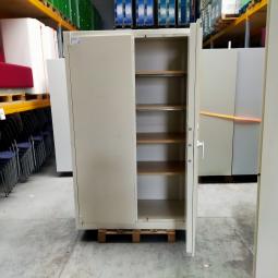  - 4x 795,- p.st. De Raat 195x126x55 grote zware brandvertragende kluiskasten met sleutel en 4 schappen cm (51)