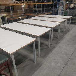  - 5x DE BEUK stevige stalen werkbanken werktafels 125,- p.st (271)