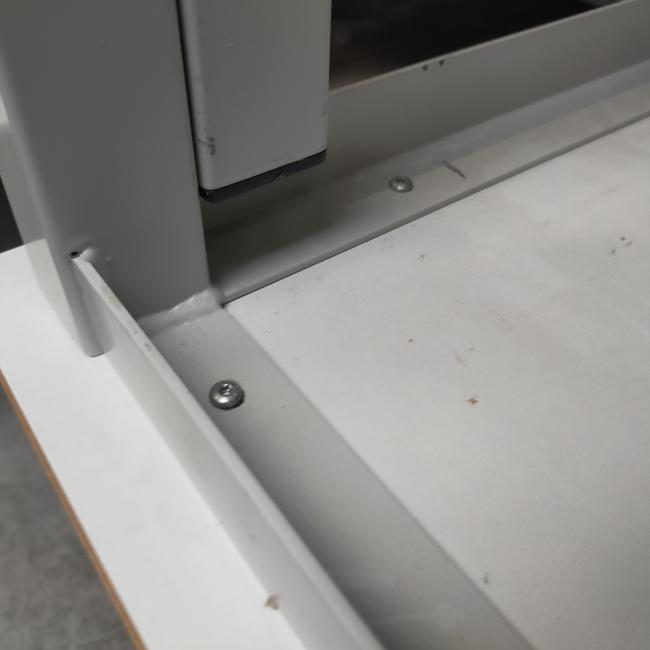  - 5x DE BEUK stevige stalen werkbanken werktafels 125,- p.st (278)
