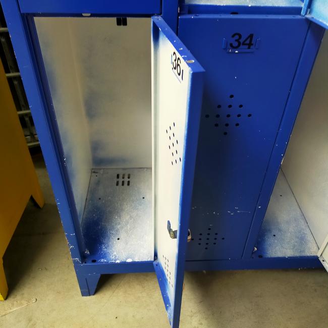  - 8-deurs retro vintage industriele metalen lockerkast 1x groen en 1x blauw (29)