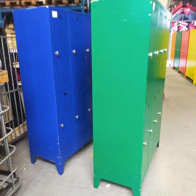  - 8-deurs retro vintage industriele metalen lockerkast 1x groen en 1x blauw (15)