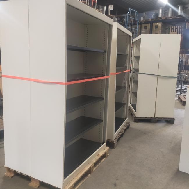  - 9x Vepa witte metalen schappenkasten zonder deuren (19)