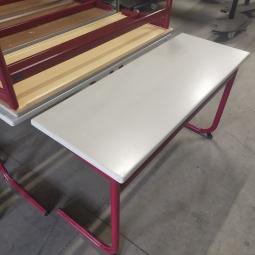  - eromes schooltafels grijs houten blad met rood stalen frame (8)