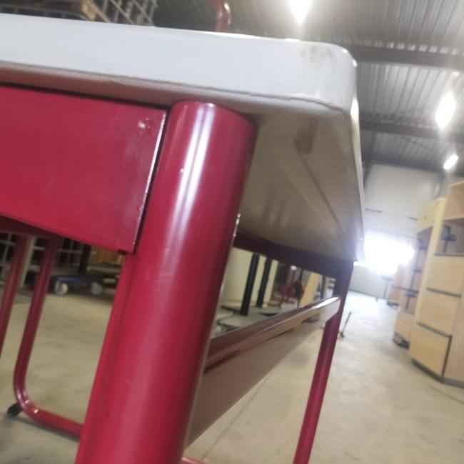  - eromes schooltafels grijs houten blad met rood stalen frame (10)
