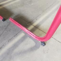  - eromes schooltafels grijs houten blad met rood stalen frame (11)