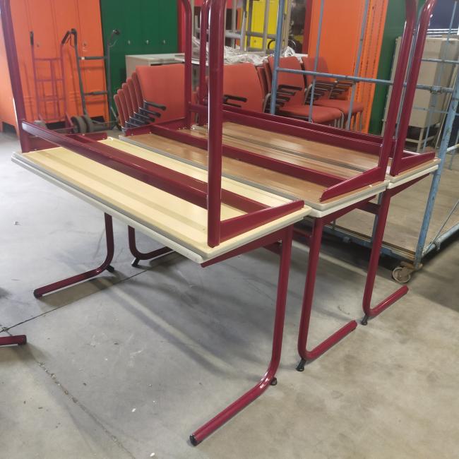  - eromes schooltafels grijs houten blad met rood stalen frame (21)