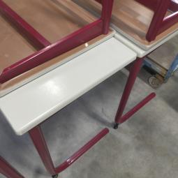  - eromes schooltafels grijs houten blad met rood stalen frame (1)