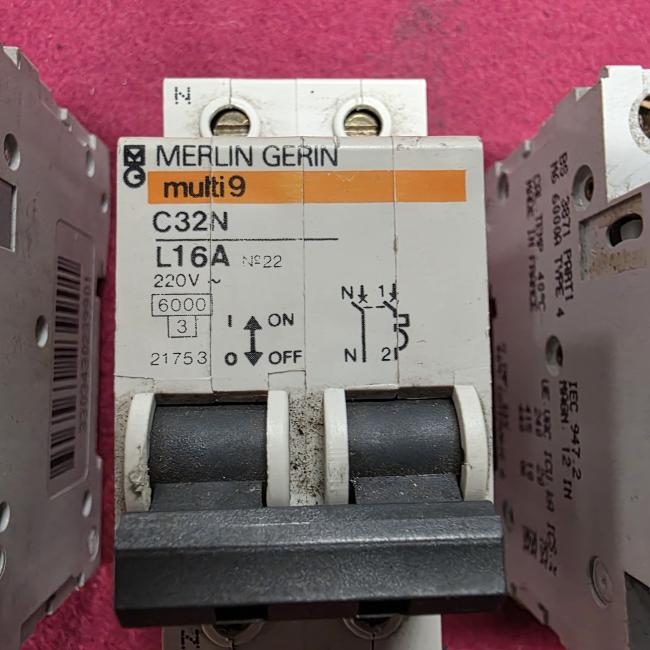  - 1x automaat L16A merlin gerin 