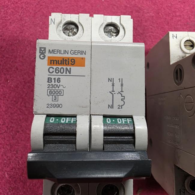  - 1x automaat B16 merlin gerin 