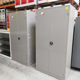  - set 2x stalen werkplaats garage berging (1)