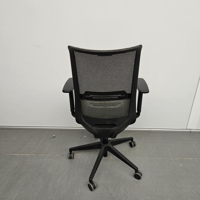  - 2025-10-16 12.04.36