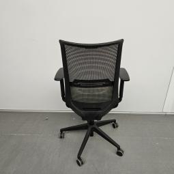  - 2025-10-16 12.04.36