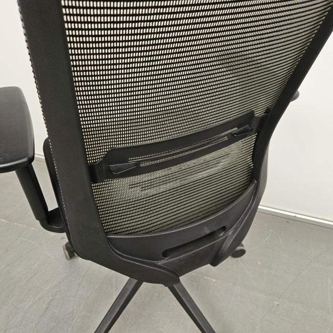  - 2025-10-16 12.04.41