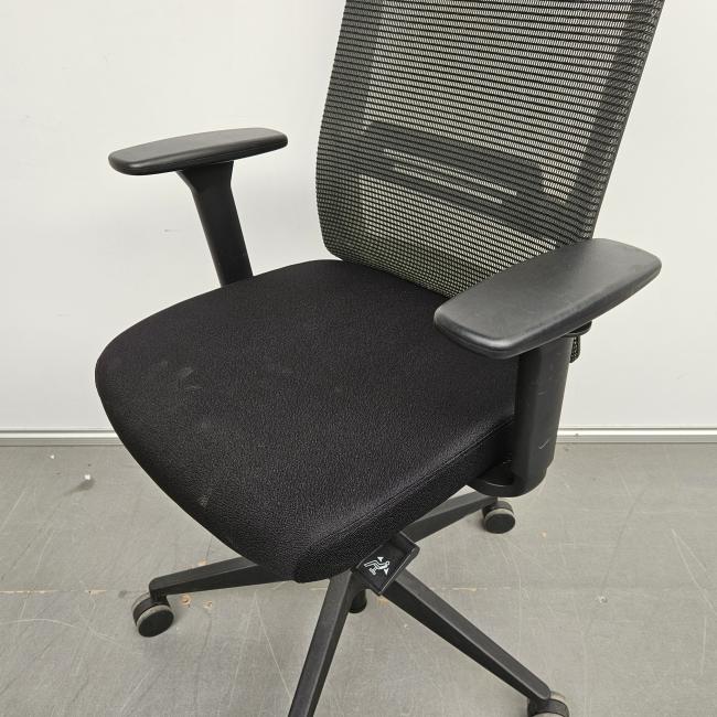  - 2025-10-16 12.04.46