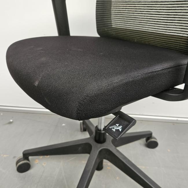  - 2025-10-16 12.04.47