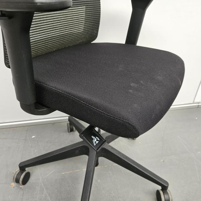  - 2025-10-16 12.04.50