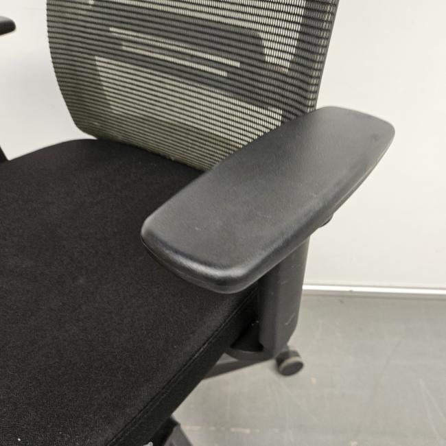  - 2025-10-16 12.04.54