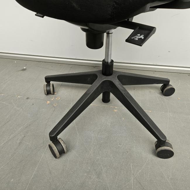  - 2025-10-16 12.04.56