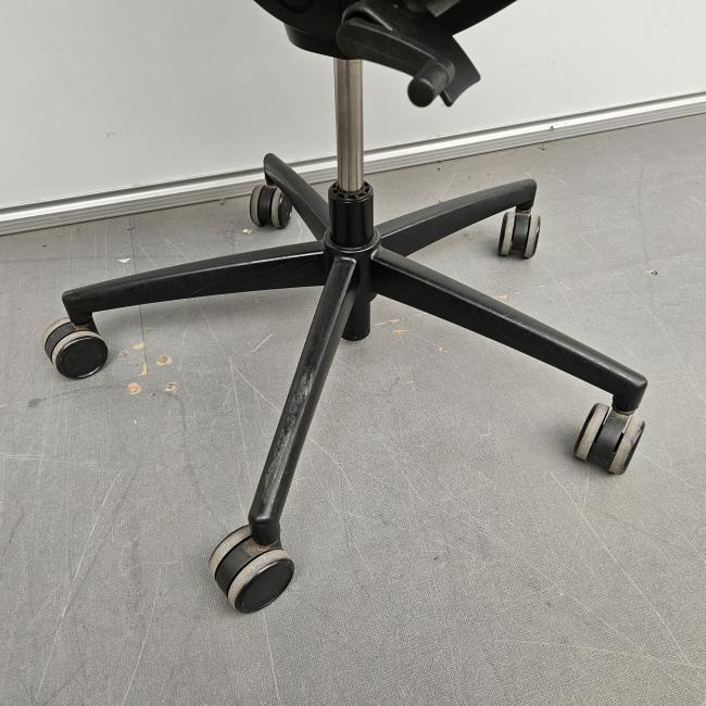  - 2025-10-16 12.16.21