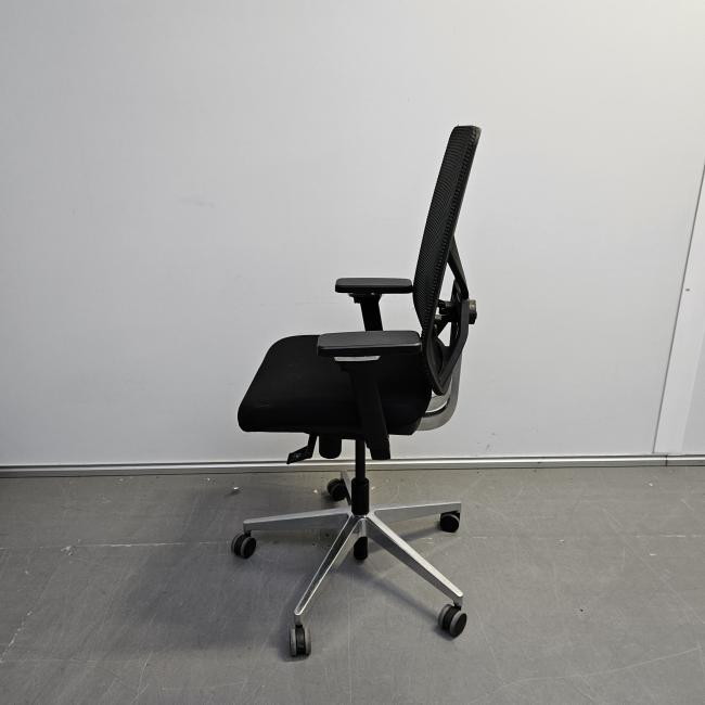  - 2025-11-04 08.49.03