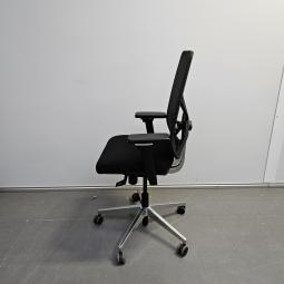  - 2025-11-04 08.49.03