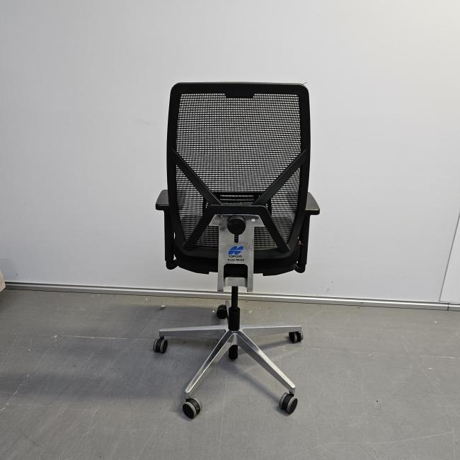  - 2025-11-04 08.49.08