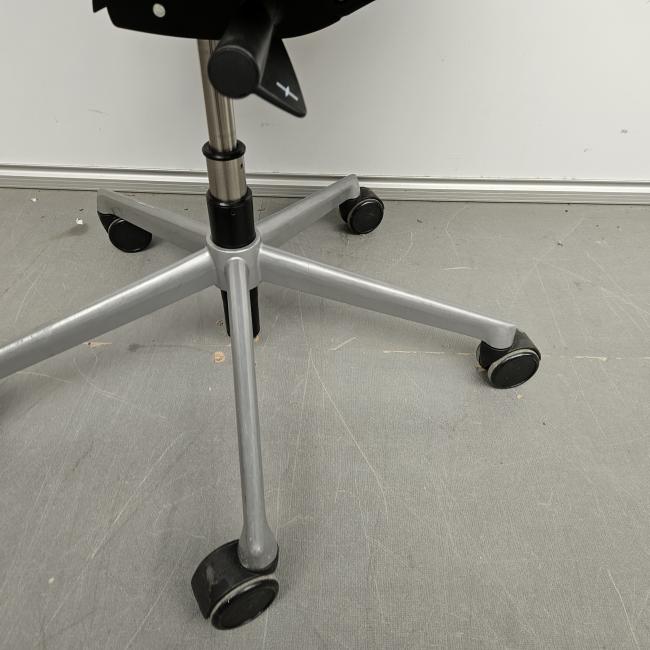  - 2025-10-16 12.51.06