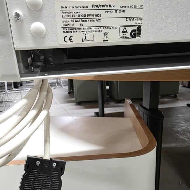  - PROJECTA ELEKTRISCH  SCHERM AFM DOEK 200X129 CM  (2)