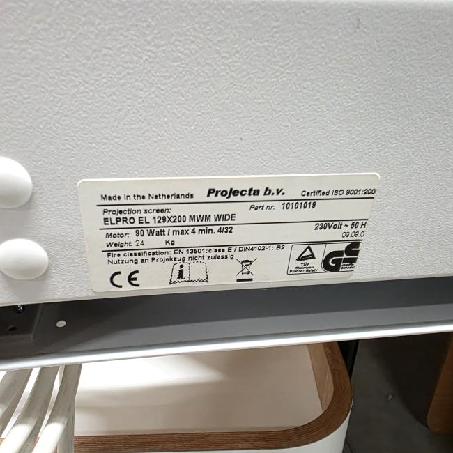  - PROJECTA ELEKTRISCH  SCHERM AFM DOEK 200X129 CM  (3)