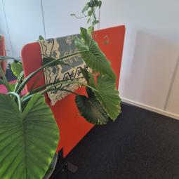  - AKOESTISCHE SCHEIDINGSWAND AFM 160X120 CM BXH ORANJE STOFFERING  (2)