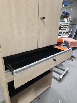  - HOUTEN STEELCASE WERNDL KAST AFM 182X100X45 CM  (3)