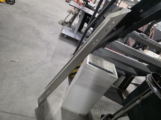  - RVS sigma profiel balk  afm 1280X185X65 MM  DIKTE MATERIAAL 4 MM  (2)