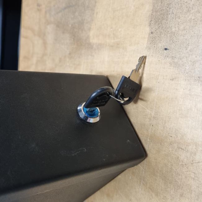  - metalen afstortkluis met slot  (6)