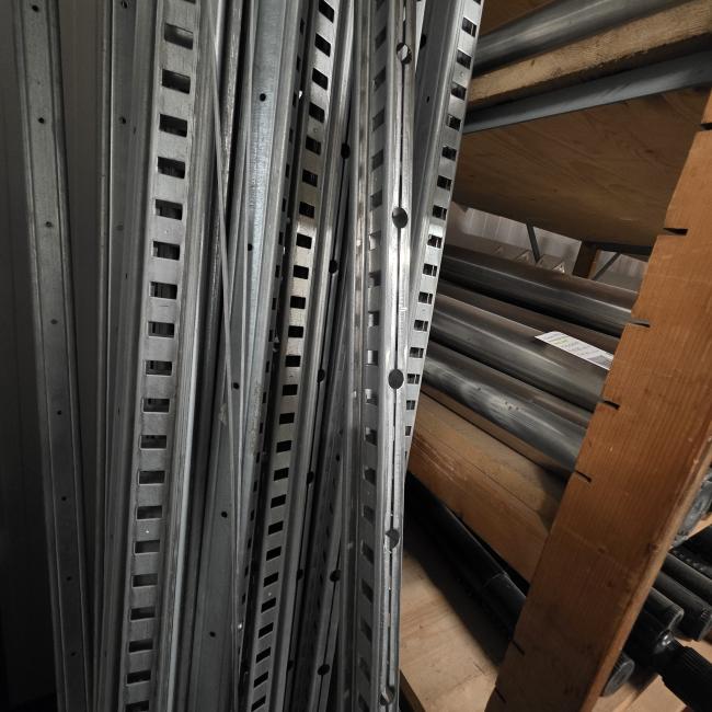  - Stijl 2000 mm verzinkt voor Medium Duty Legbordstelling (3)