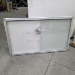  - PUBLICATIE BORD PRESENTIEKAST VITRINEKAST GLASVITRINE  AFM 111X66X5 CM  (1)