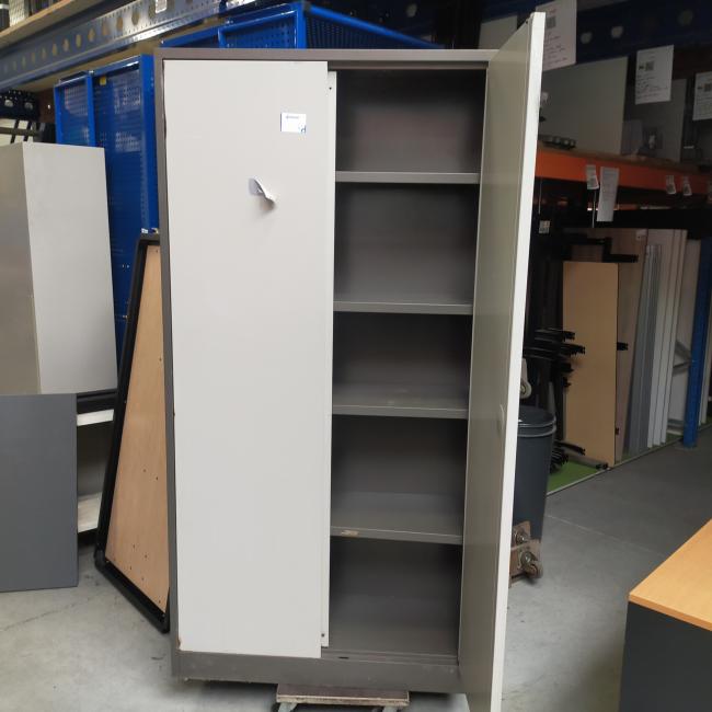 - 1x ahrend stalen 2-deurs werkplaatskast (11)