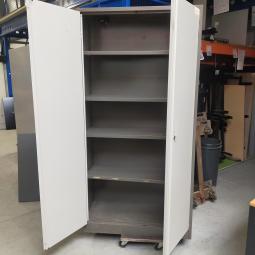  - 1x ahrend stalen 2-deurs werkplaatskast (12)
