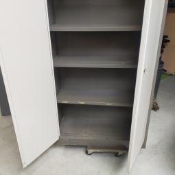  - 1x ahrend stalen 2-deurs werkplaatskast (13)