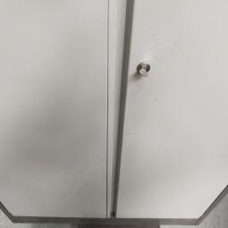  - 1x ahrend stalen 2-deurs werkplaatskast (18)