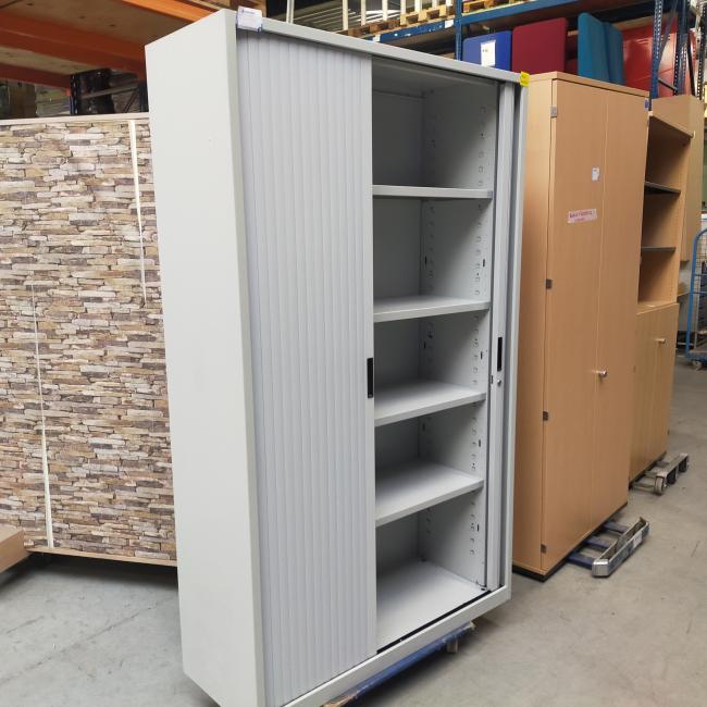  - 1x creme metaal met lichtgrijze roldeuren (9)