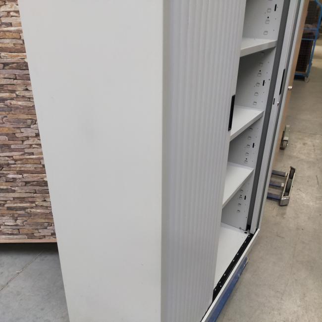  - 1x creme metaal met lichtgrijze roldeuren (10)