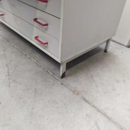  - 1x Eromes grijze houten ladekast,schoolkast, tekenladekast (10)