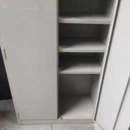  - 1x indistriele stalen kast LIPS zonder slot (20)